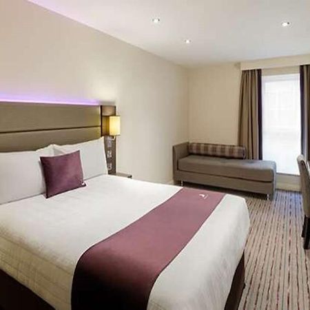 Premier Inn Perth City Centre Exteriör bild