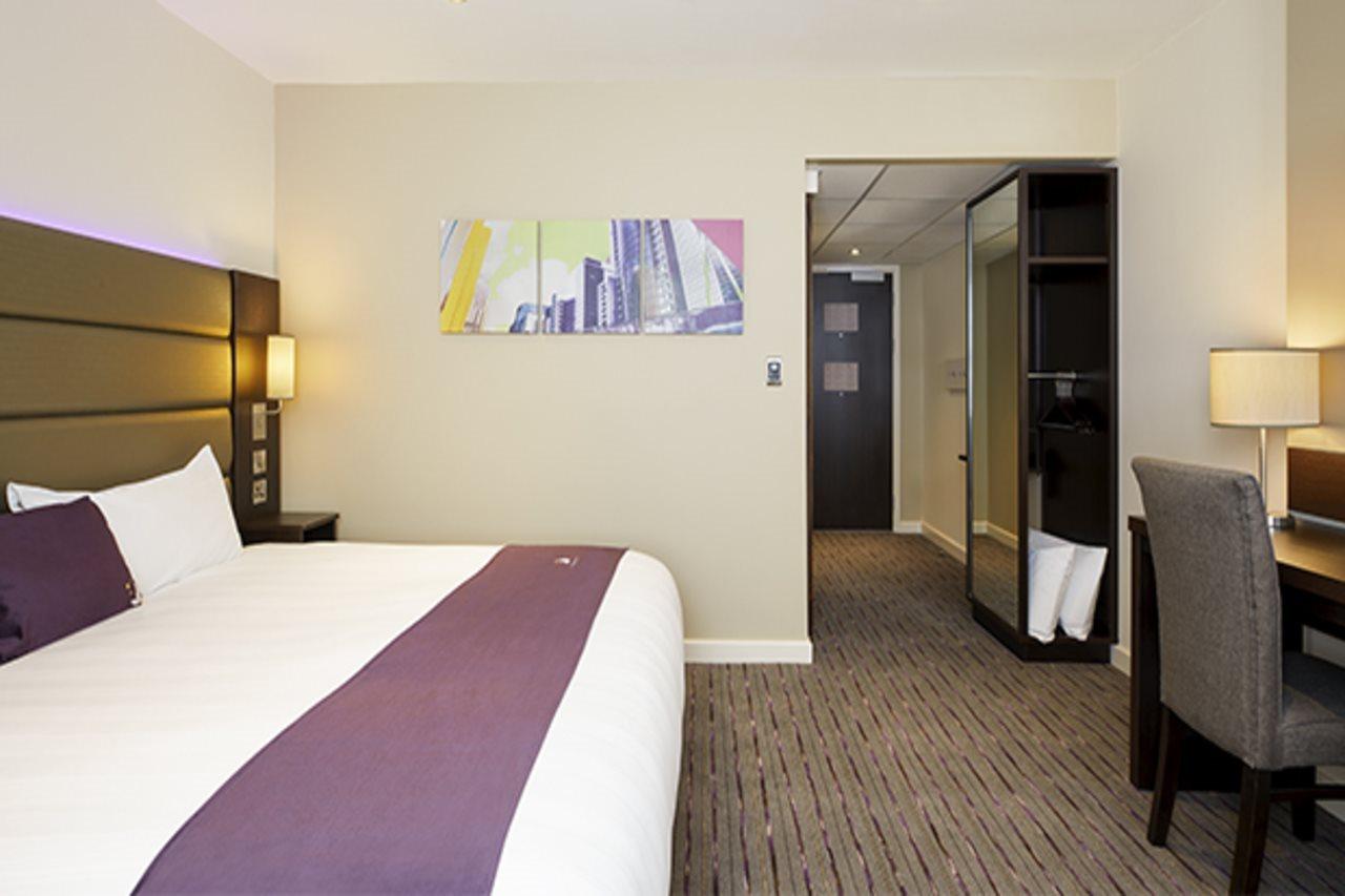 Premier Inn Perth City Centre Exteriör bild