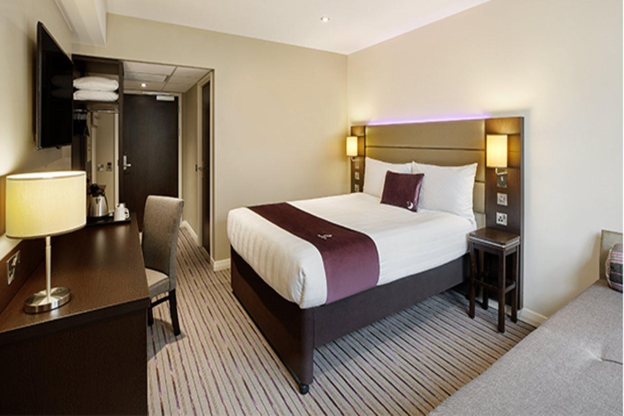 Premier Inn Perth City Centre Exteriör bild