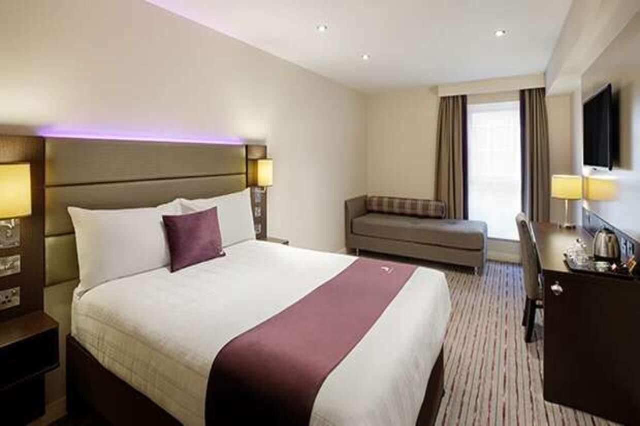 Premier Inn Perth City Centre Exteriör bild