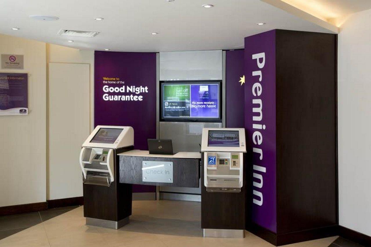 Premier Inn Perth City Centre Exteriör bild