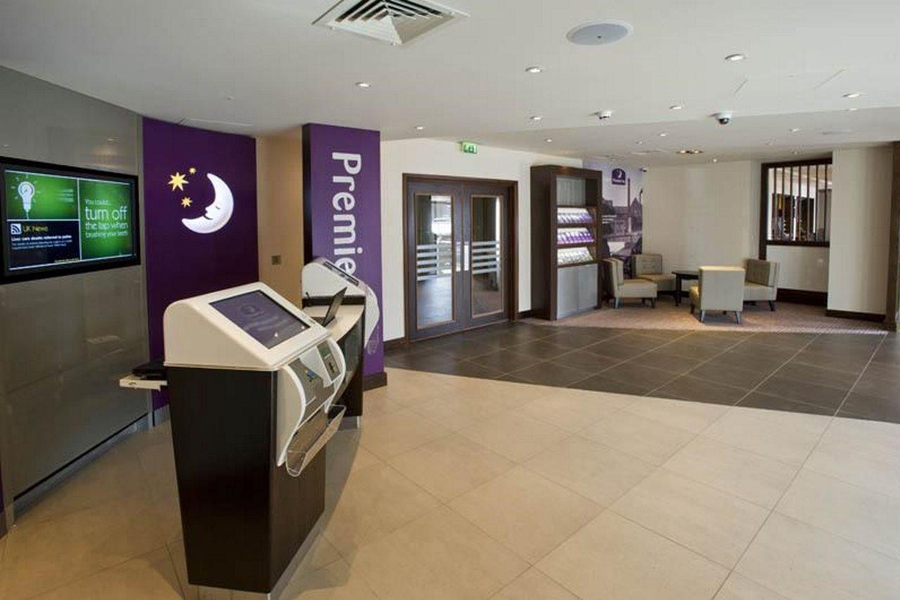 Premier Inn Perth City Centre Exteriör bild